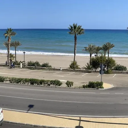 Precioso Frente A La Playa Con Piscina Apartment *